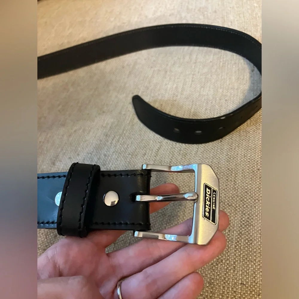 Men’s Dickies black leather belt with silver buckle